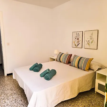 Apartment Sea Breeze By Helloapartments